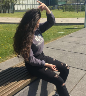 <em>María José L.</em>